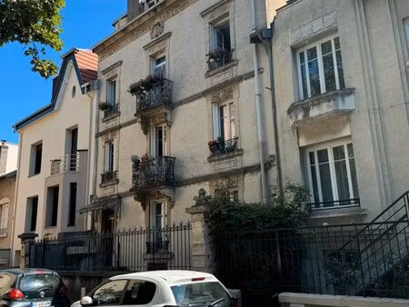 bel immeuble à vendre