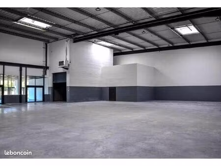 local bureaux 466 m²