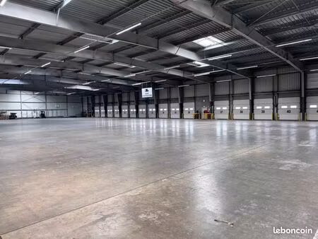 entrepôt messagerie à 10 mn de roissy