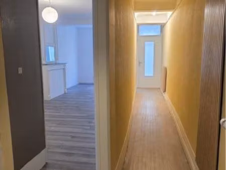 maison de ville. terrasse. 2 chambres