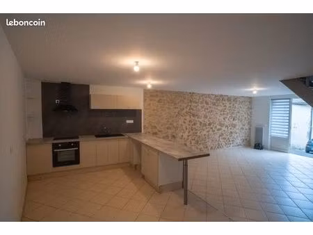 charmante maison de ville la reole (33190) sans cours ni jardin