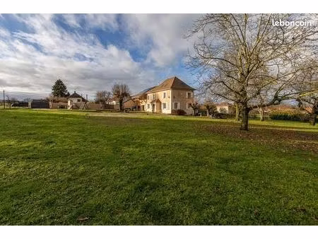 maison de charme - 9 pièces - 222 m²