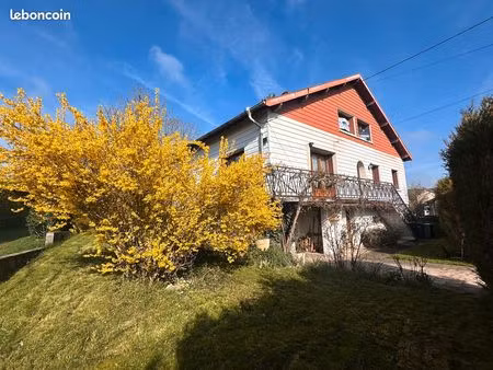 grande maison avec terrain