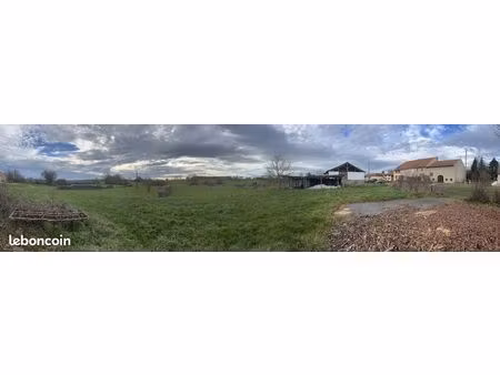 vaste terrain de 2496 m² viabilisé et partiellement constructible (bidestroff)