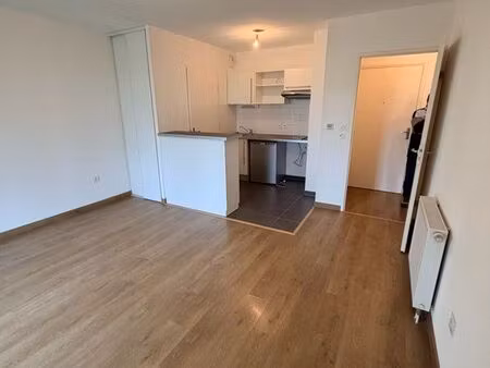 appartement 41 m2 à avrillé bois du roy