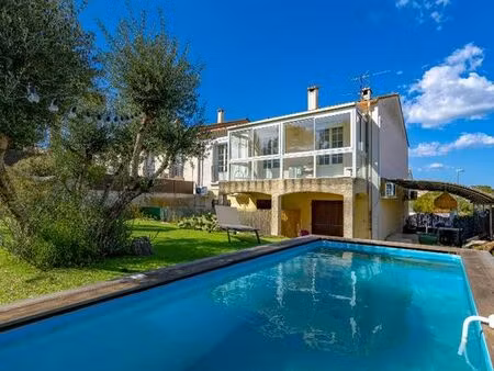 immeuble 200 m² le cres
