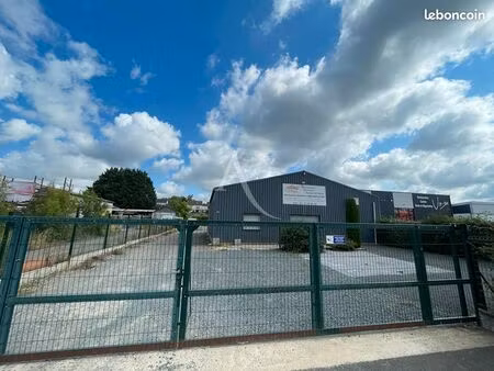 bureaux  local commercial 300 m² montlouis sur loire