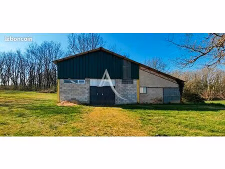 local 270 m² thezac