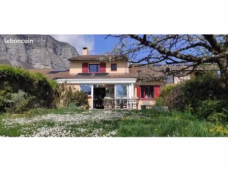 maison mitoyenne de 139 m² à crolles – calme et fonctionnelle