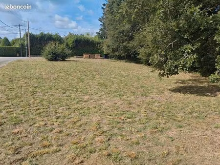 terrain constructible 742m2 lotissement