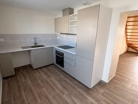 location t4 - duplex - 77m² - 4 pièces - dry