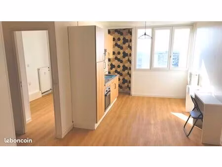 t2 lumineux au pied du métro – résidence sécurisée avec gardien