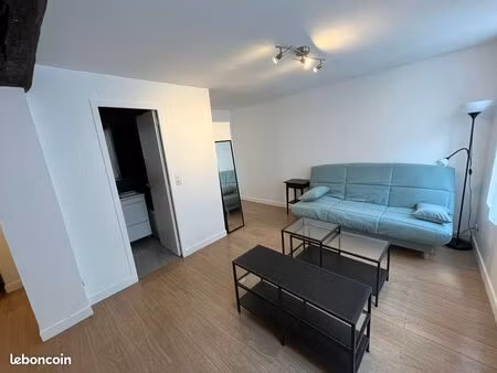 studio meublé pontoise gare  ruelle calme (27m² refait à neuf)