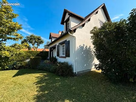 maison 7 pièces 150m2