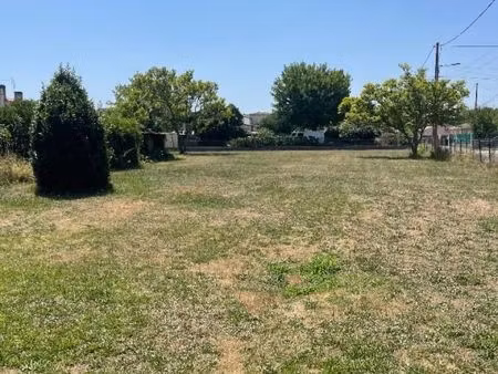 terrain 600 m² soussans