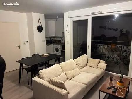 t2 récent 43 m² avec terrasse et parking – avrillé bois du roy