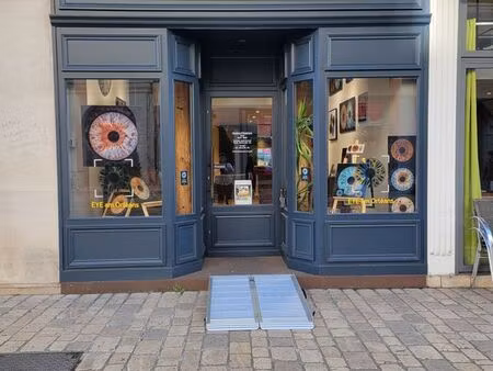 location local commercial orleans centre