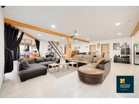 maison 7 pièces 270 m²