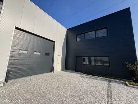 local 259 m² chaingy