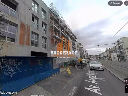 local commercial 128 m² tours