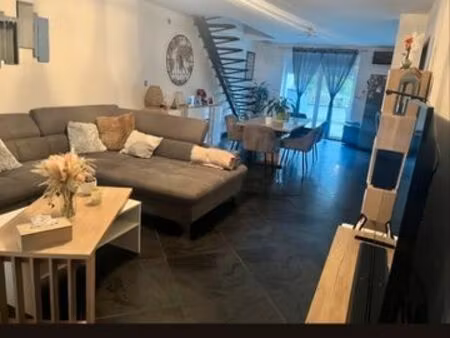 maison avec extérieur