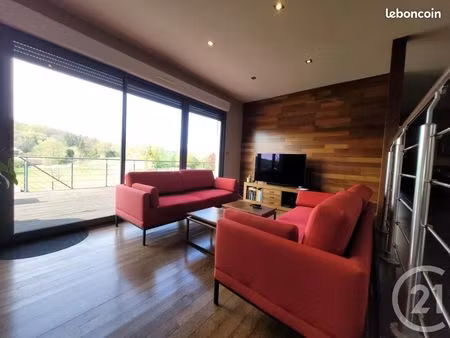 pavillon 10 pièces 147 m²
