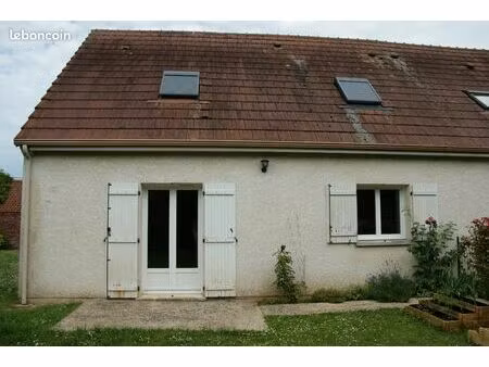 maison dans un village calme ?