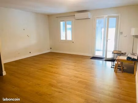 maison t6 avec piscine + espace indépendant  prooche airbus et l'école international