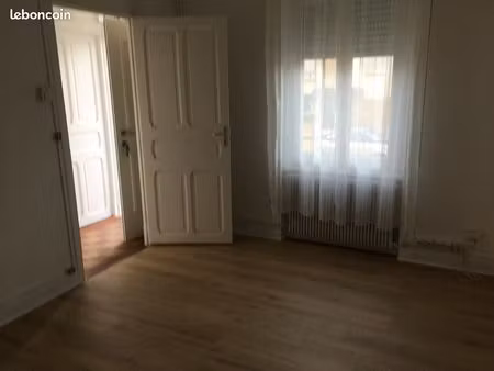 particulier loue maison de caractère dans quartier résidentiel