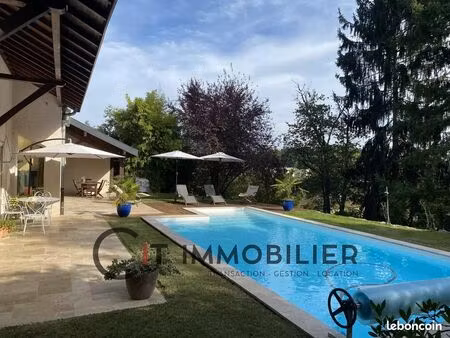 villa 7 pièces 181 m²