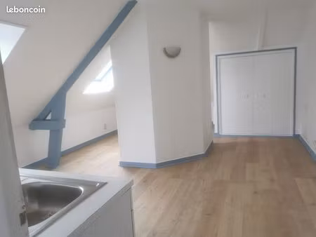 t1 centre ville 32m² a proximite des commerces et ecoles 380.libre de suite