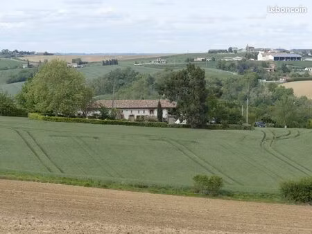 exceptionnel au sud de toulouse belle longère rénovée avec vue panoramique sur les pyrénée