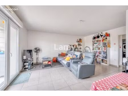 appartement 3 pièces 64 m²