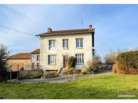 immeuble 207 m² etain