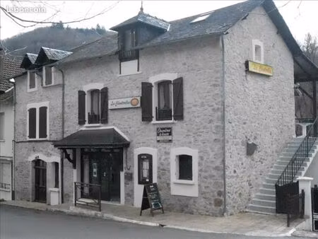 immeuble 373 m² laval de cere