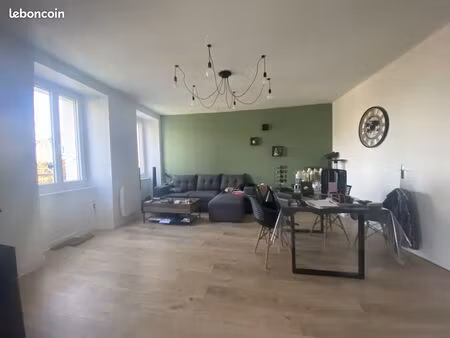 t2 centre ville 60m² pouancé