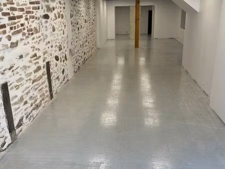 local commercial 86m²