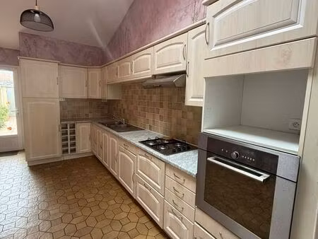 maison de ville à guînes - 2 chambres avec garage et dépendance