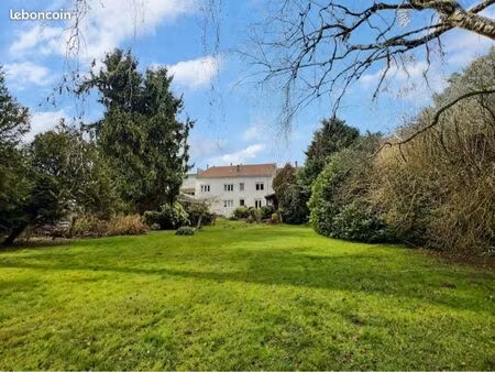 maison mitoyenne de caractère - 248 58m2 - 38 ares 65 - 4 chambres - longeville lès saint 