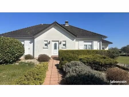 maison 8 pièces 193 m²