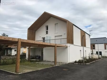 t3 duplex récent + terrasse plein sud + parking 195 000