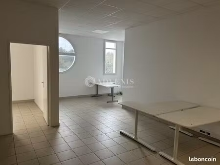 bureau 59 m²