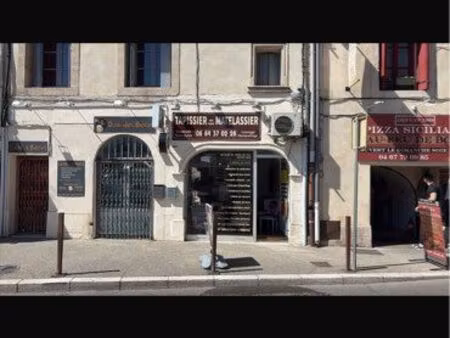 local 20m2 avec grand passage