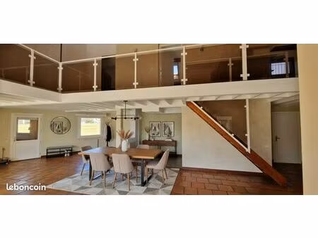 villa 9 pièces 269 m²