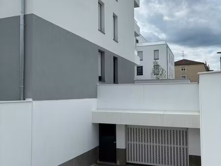 place de parking securise en sous sol