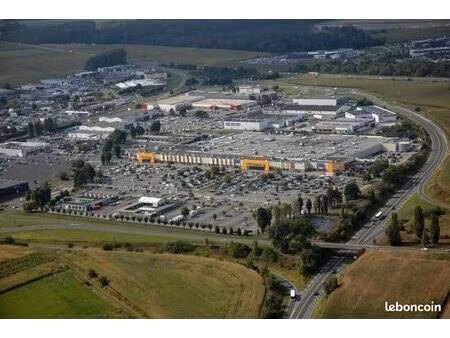 local commercial 1 200 m²