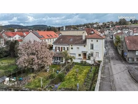 bâtisse de charme 219 m² composée d'une maison + appartement + 2 garages +terrain 636m²