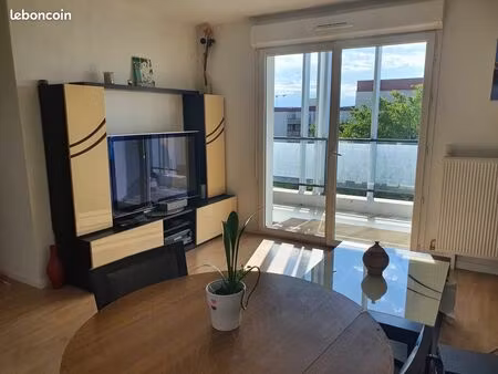 cenon la marègue (33150) t3 lumineux 58 m² balcon ouest & parking tram e
