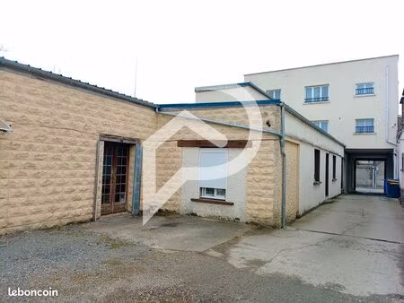 immeuble 21 pièces 445 m²