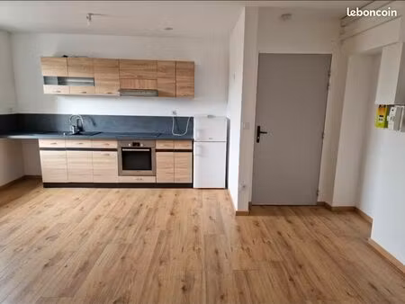 f2 rénové 38m² – gare à pied – idéal frontalier luxembourg – lumineux